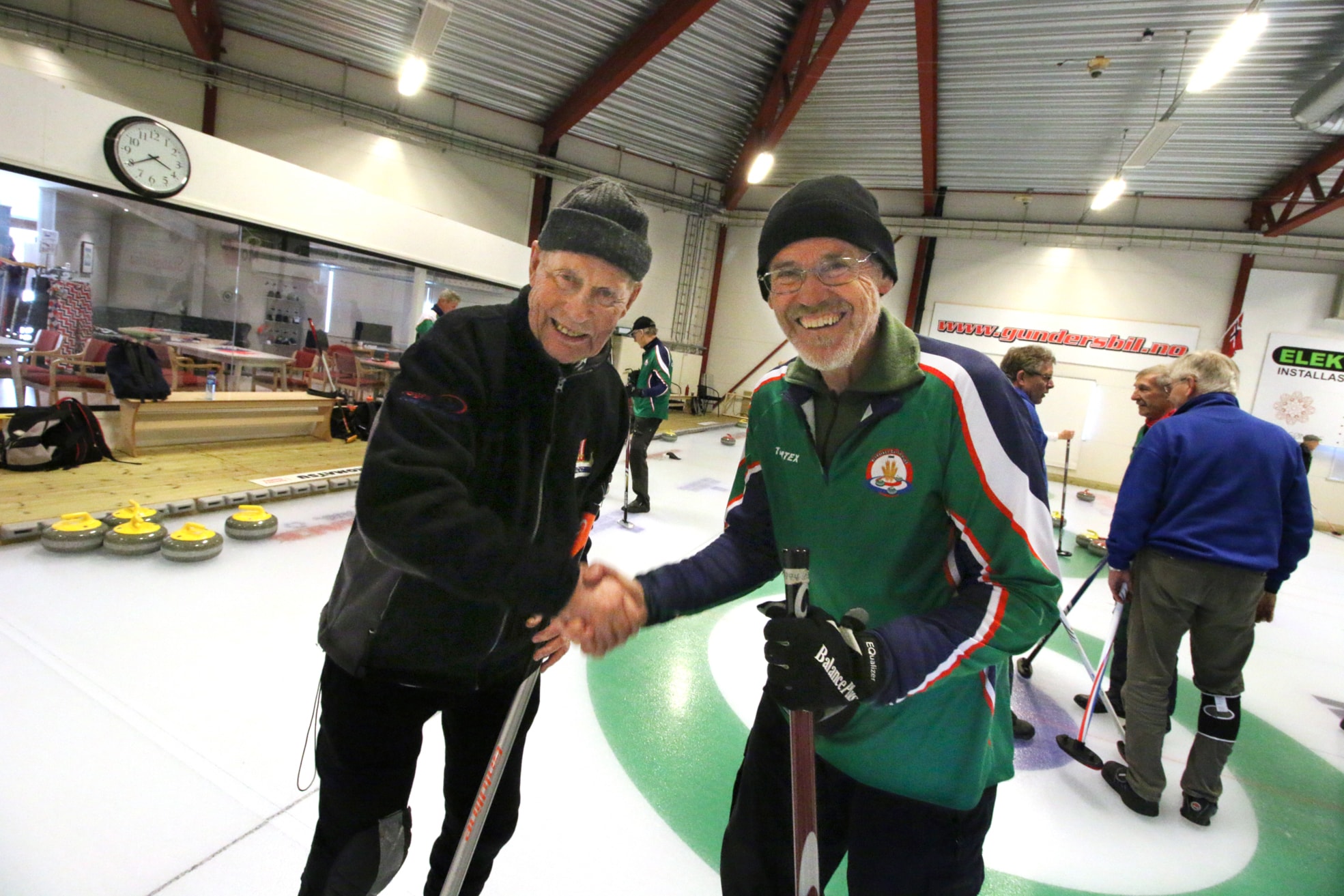 Leif (91) slått av ungdommen